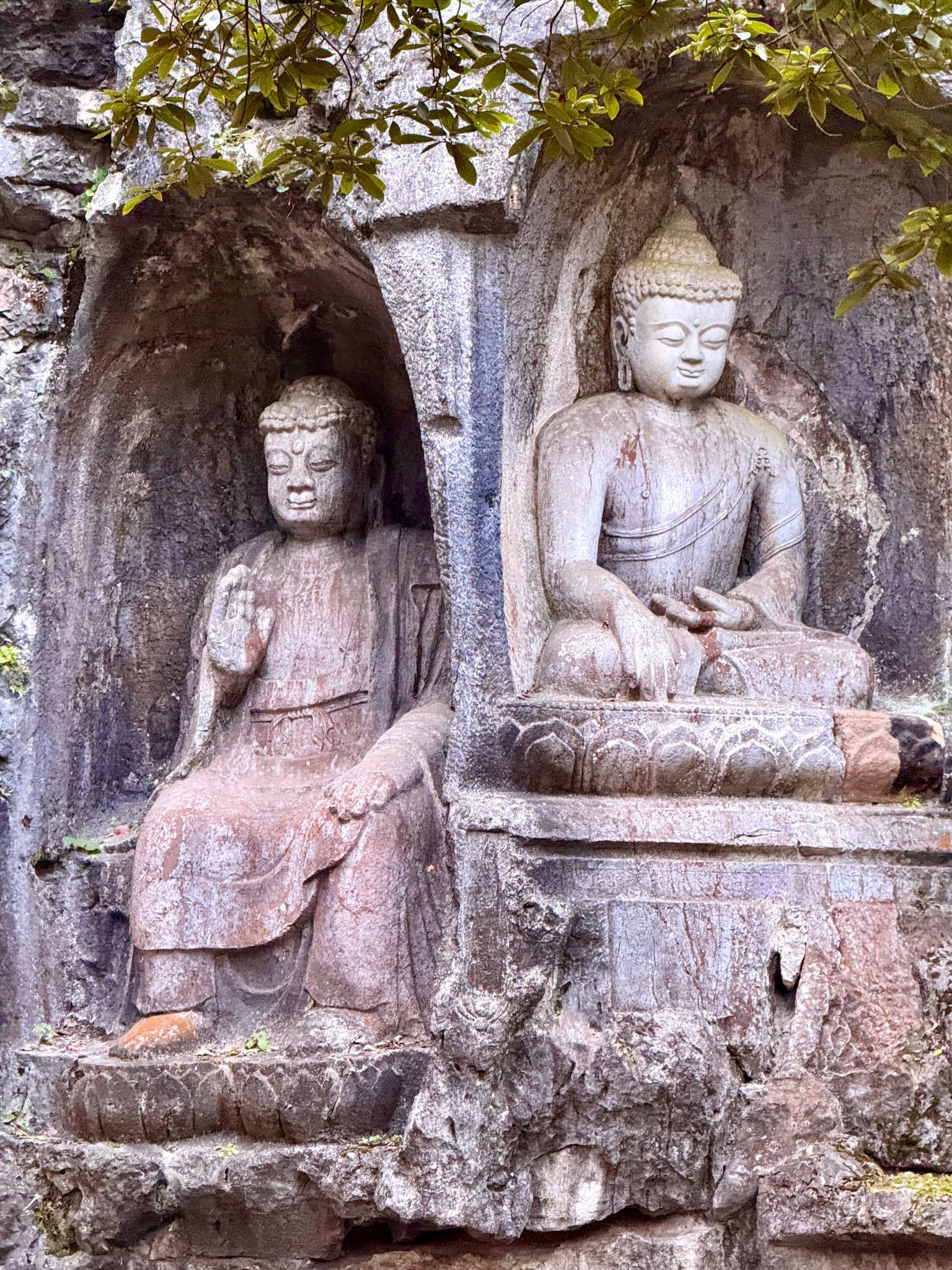 A Year-End Temple Morning in Hangzhou: A Quiet Winter Route from Faxi to Lingyin (Without Missing the Highlights)